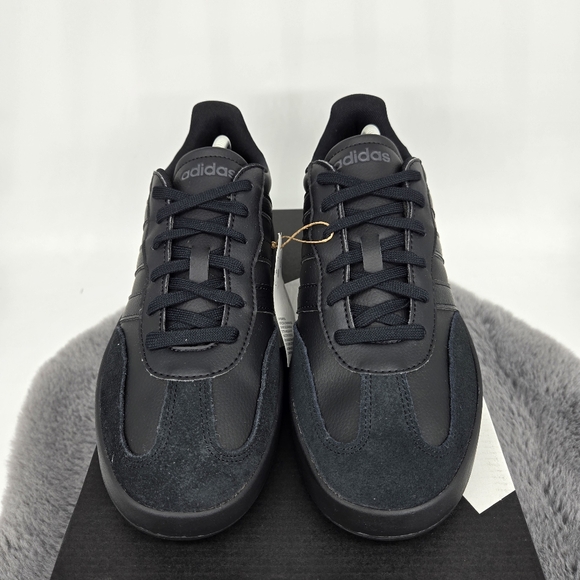 New Adidas Barreda Core Black JR1321 Men's Shoes Size 9 - Picture 2 of 8